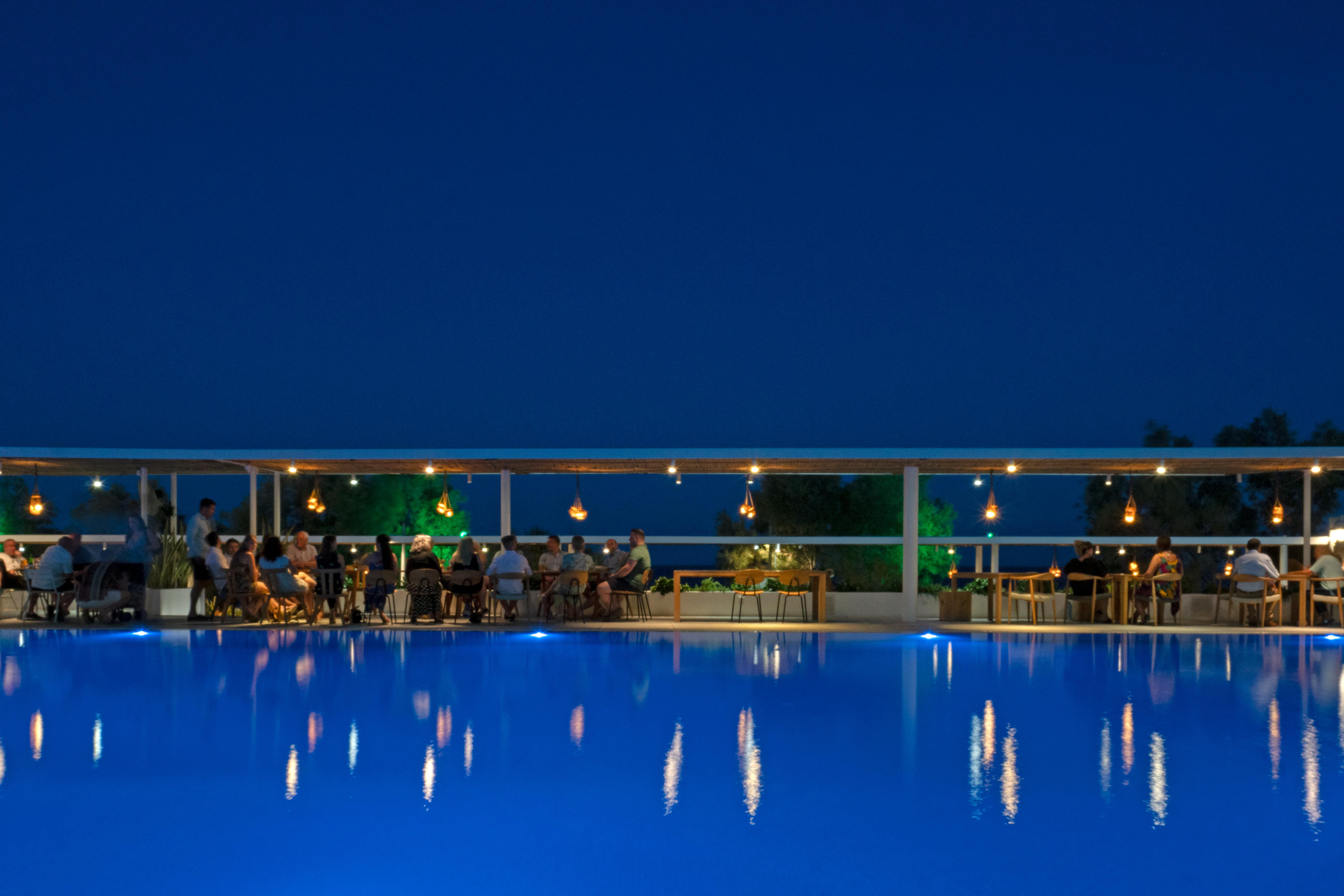 Kamari Beach Hotel Hotel 3*
