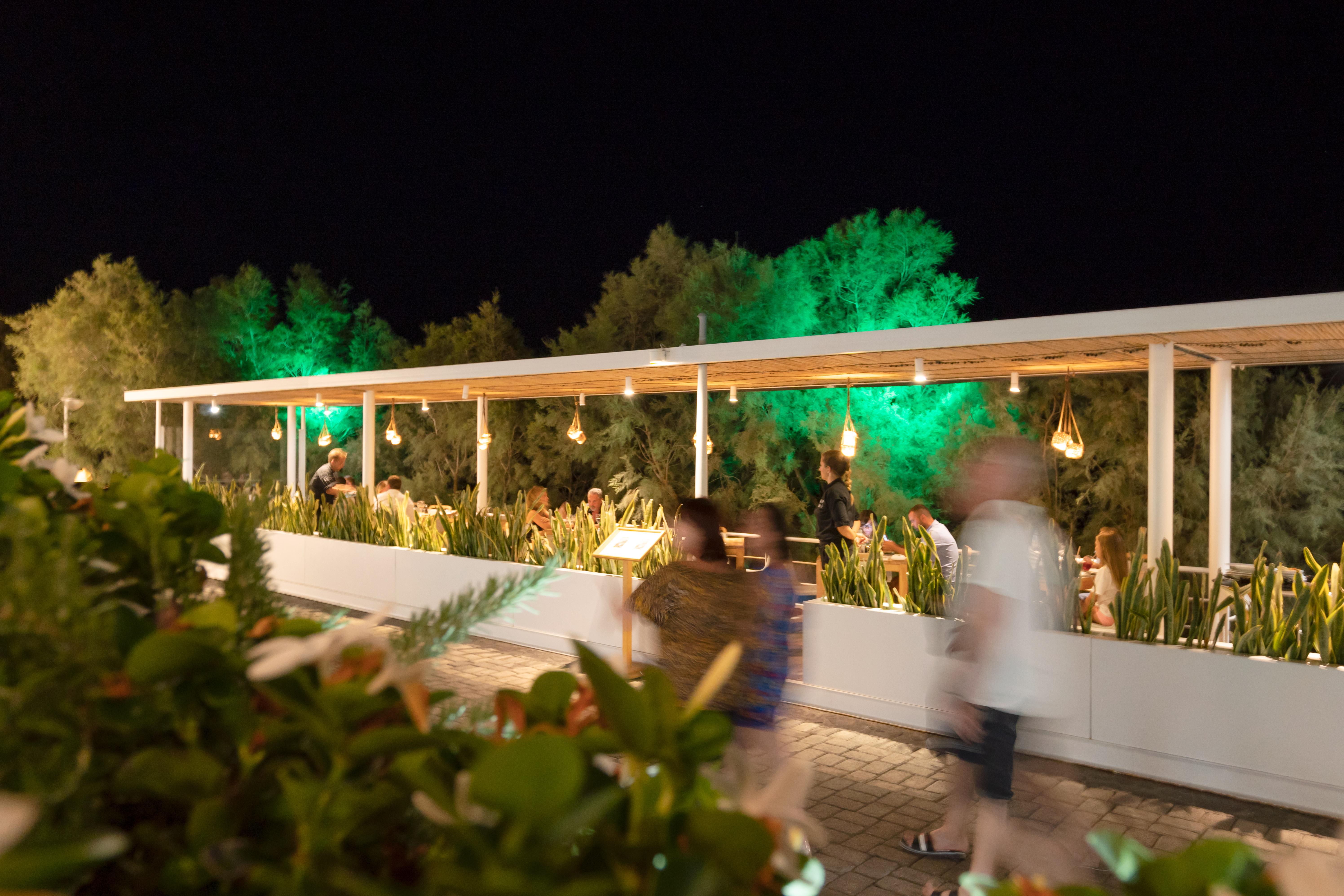 Kamari Beach Hotel Hotel